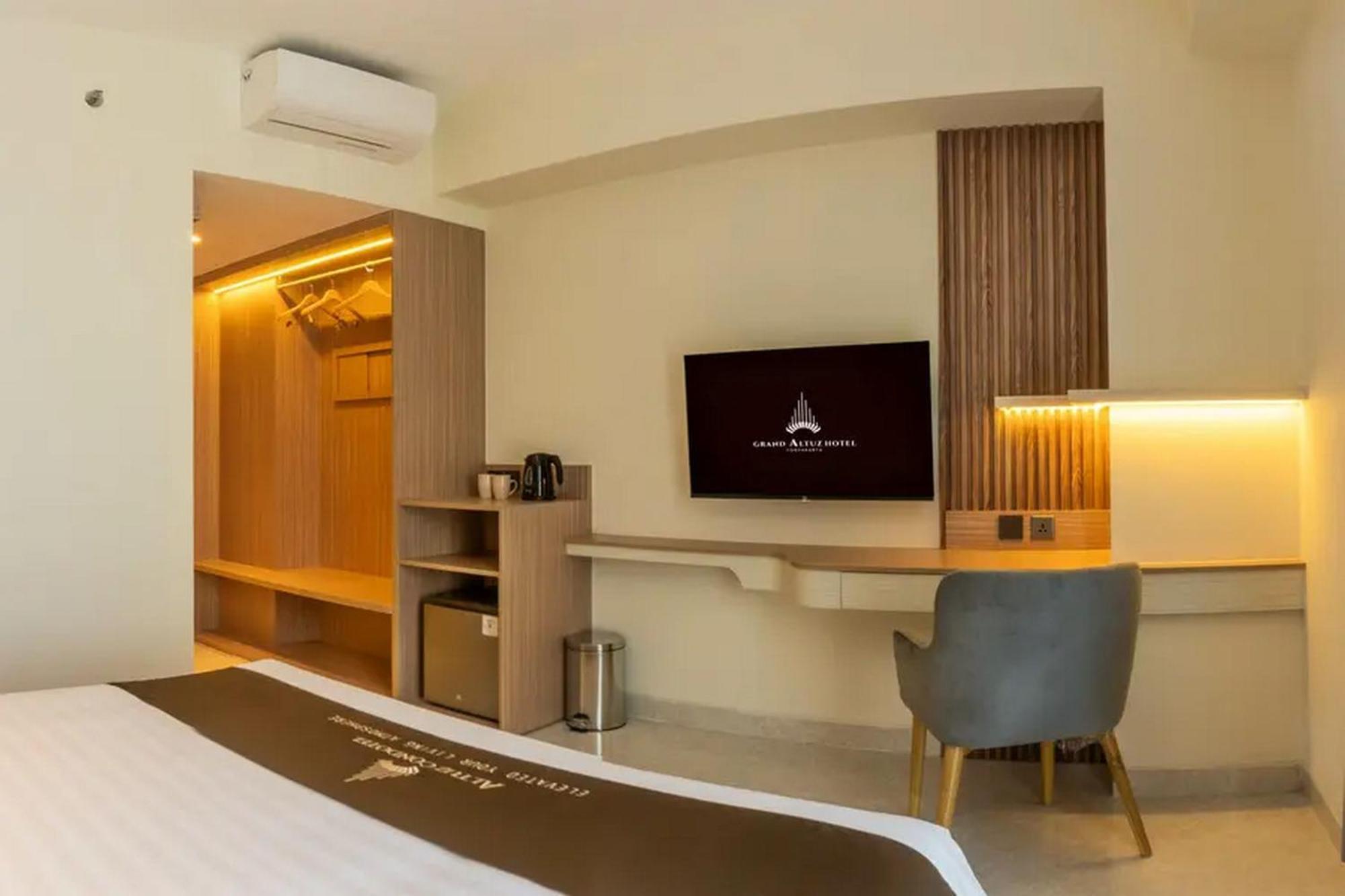 Redliving Apartemen Premium Exclusive Seturan Джокякарта Екстериор снимка